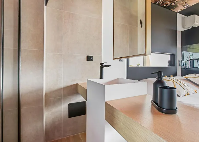 Golden Kiss Vue Mer Port Nature Village Naturiste